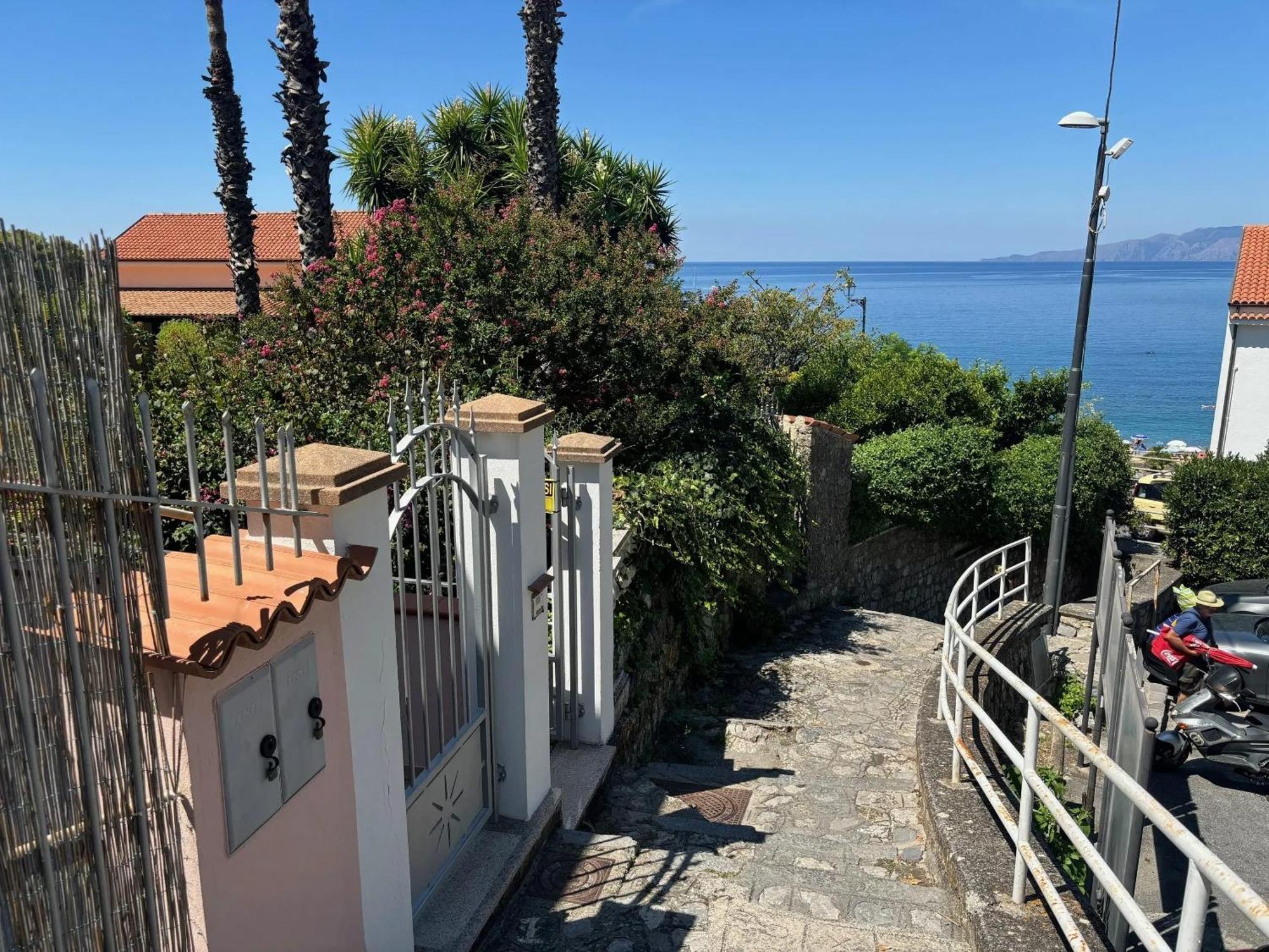 Comfortable Apartment In Maratea With Sea View 95 M² + Parking Exteriör bild